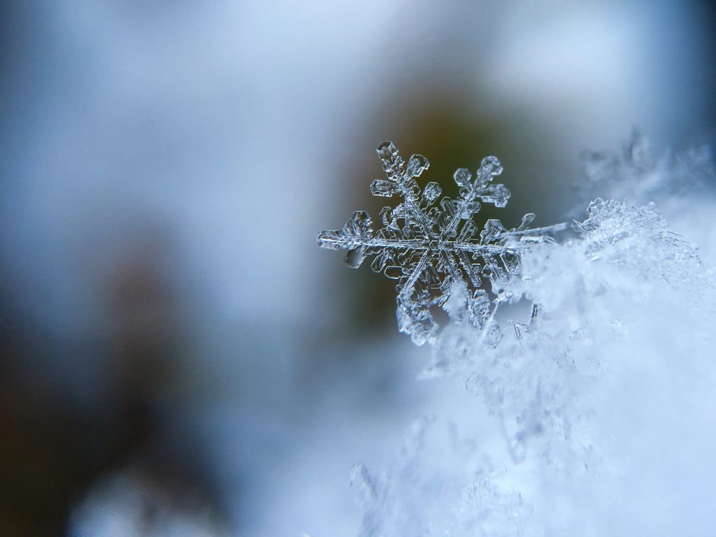 Close up image of snowflake crystal